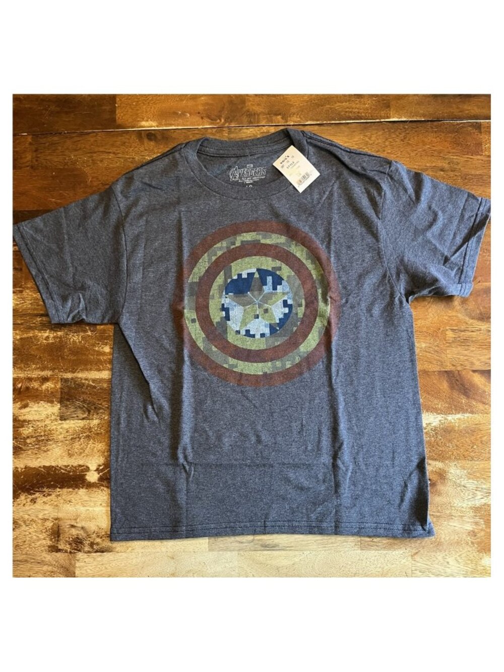 NWT Marvel Avengers Captain America Boys Youth Large T-Shirt